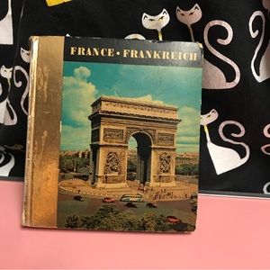 4/$10!!Vintage France Book